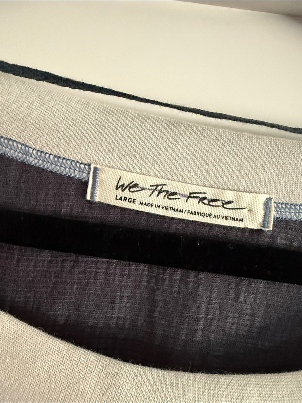 We The Free NWOT Casual Lightweight Two-Tone Blue Raglan Pullover - Picture 4 of 5